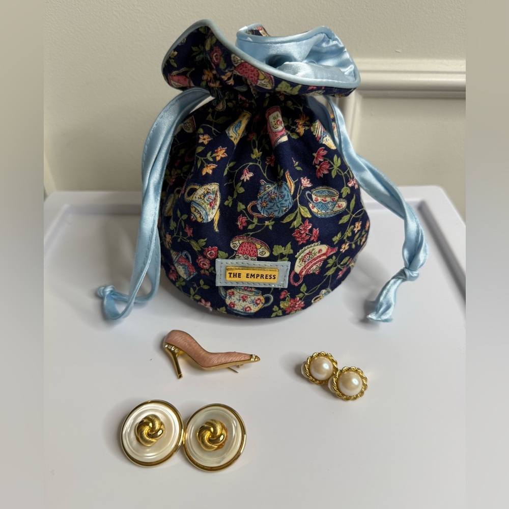 Vintage Jewelry Bundle With Floral Drawstring Bag